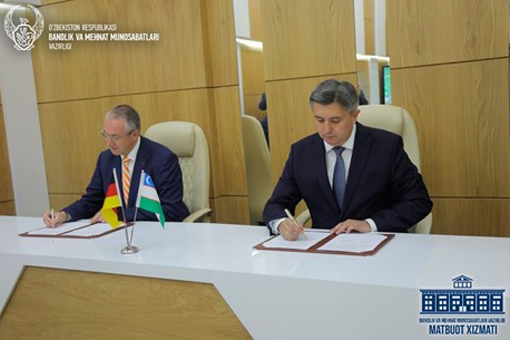 Unterzeichnung Kooperationsvertrag in Usbekistan