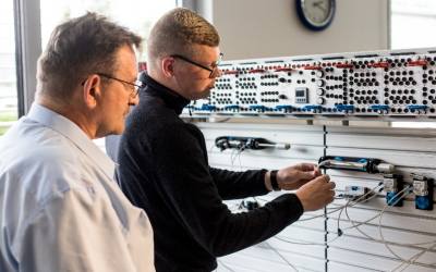 Ausbilder/Lehrkraft Bereich Hydraulik und Pneumatik (m/w/d) in Vollzeit oder Teilzeit